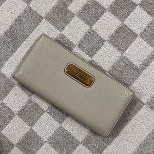Marc Jacobs Taupe Leather Wallet